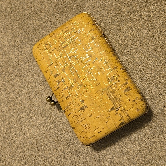 Hallmark Golden Cork Clutch - Picture 4 of 6